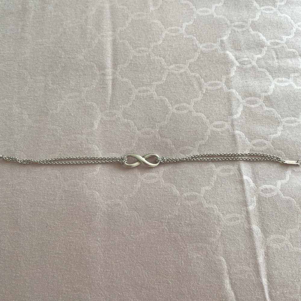 Silver Infinity bracelet. Medium size.